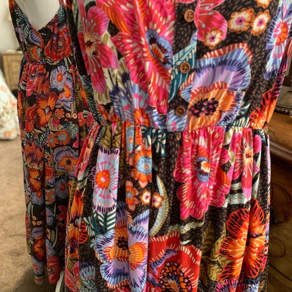 Torrid Vibrant Floral Maxi Dress - Picture 3 of 7